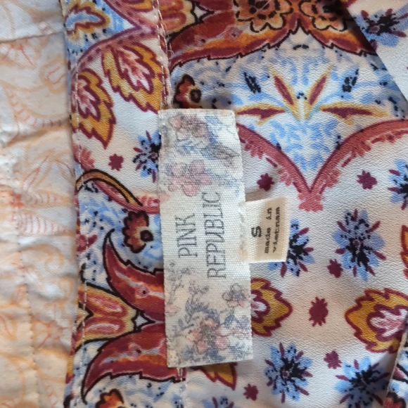 Flowy top - Picture 2 of 2